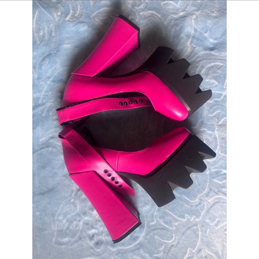 Lamoda women's pink and black platform heels gothic Lolita size 10